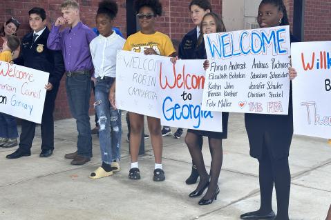 Willkommensplakate für deutsche Landwirte-Delegation