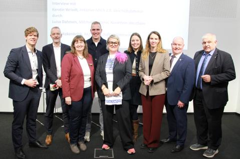 Sprecher, Referenten und Moderatorin beim DBV-Milchforum der Grünen Woche 2026