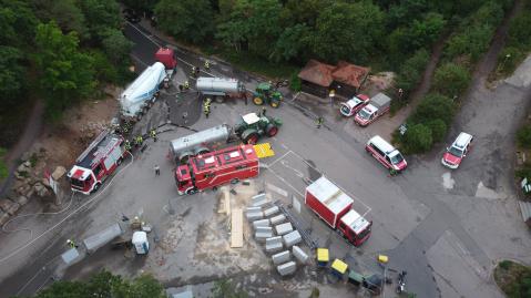 Drohnenbild einer Feuerwehrübung in Neustadt
